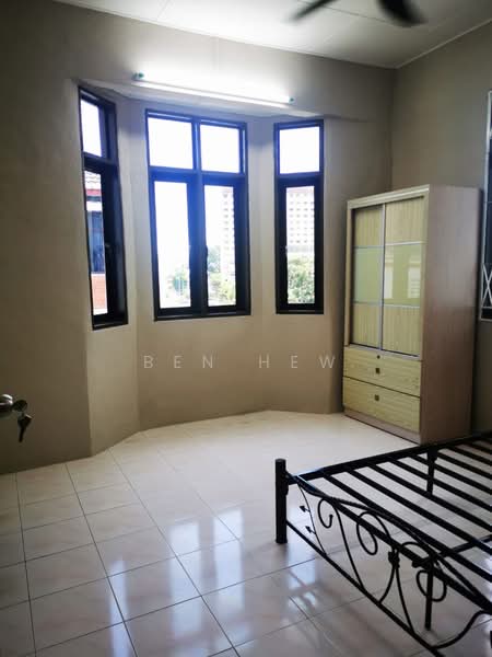 Flat for Sale at Pangsapuri Fasa 4A - Ben Hew - PropertyGuru.com.my