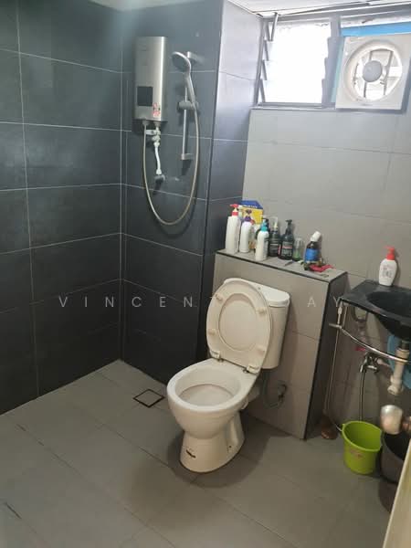 Kondominium untuk Dijual di Sunny Ville Condominium - Vincent Koay - Bathroom - PropertyGuru.com.my