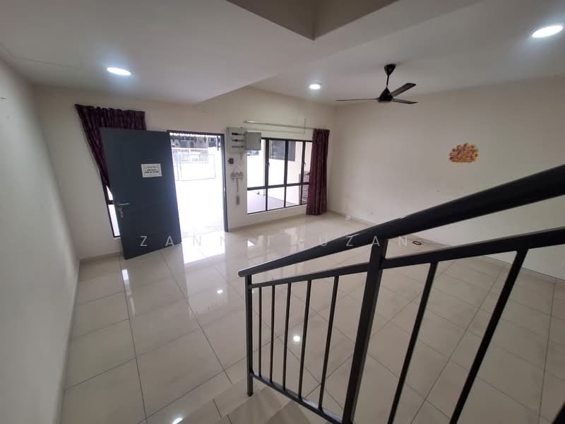 Terraced House for Rent in Rawang (Selangor) - Zann Fauzan - Entrance - PropertyGuru.com.my