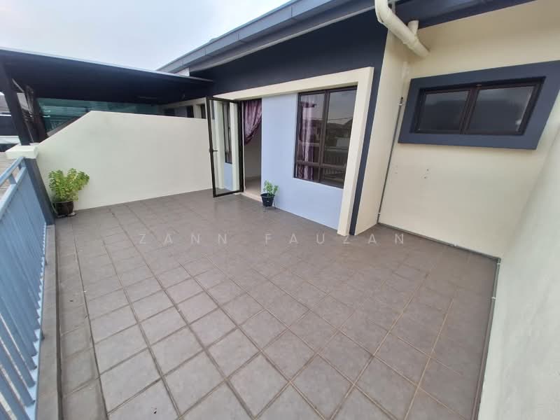 Terraced House for Rent in Rawang (Selangor) - Zann Fauzan - Exterior - PropertyGuru.com.my