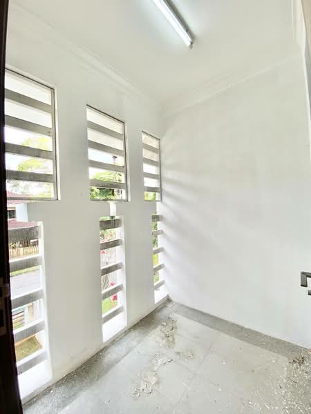 Rumah Berkembar untuk Dijual di Bandar Kinrara Seksyen 6 (Bandar Kinrara) - Fauzi Abdullah - Balcony - PropertyGuru.com.my