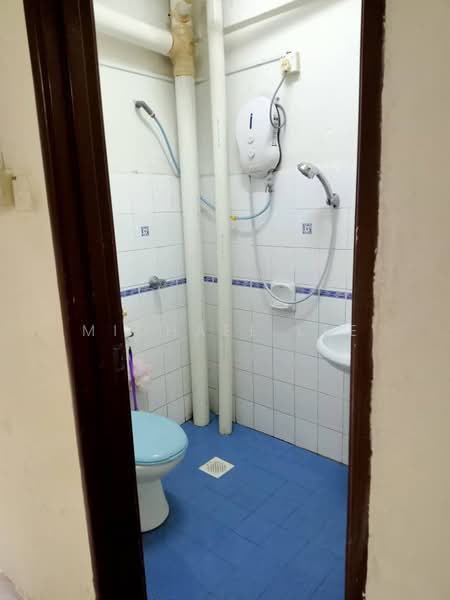 Pangsapuri untuk Dijual di Pangsapuri Cemara - Michael Lee - Bathroom - PropertyGuru.com.my