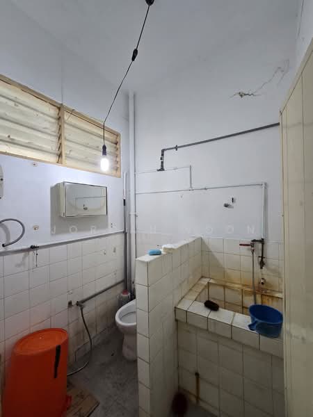 Rumah Teres untuk Dijual di Gelugor (Penang) - Jordan Voon - Bathroom - PropertyGuru.com.my