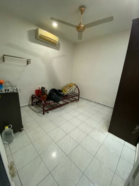 1-storey Terraced House for Sale in Taman Kulai Besar (Kulai) - Danny See - Bedroom - PropertyGuru.com.my