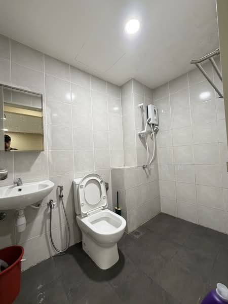 Servis Apartment untuk Disewa di Duduk Se.Ruang @ Eco Sanctuary - Hilson Chan - Bathroom - PropertyGuru.com.my