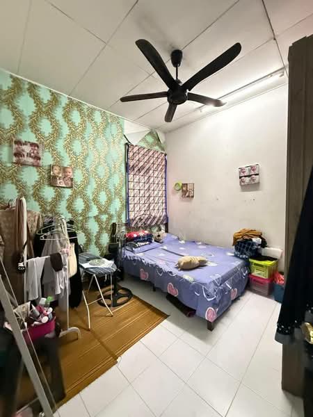 1-storey Terraced House for Sale in Taman Puteri Wangsa (Ulu Tiram) - Shieh Long Chen - Bedroom - PropertyGuru.com.my