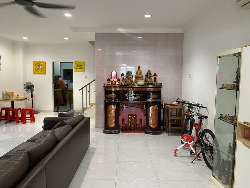 2-storey Terraced House for Sale in Taman Sri Putra Mas (Sungai Buloh) - Wayne Lai - Living Room - PropertyGuru.com.my