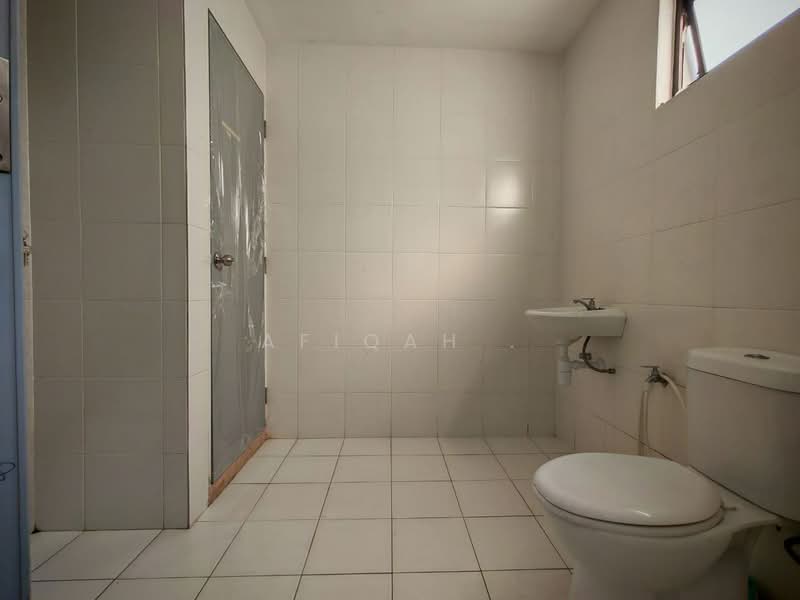 Rumah Teres 2 Tingkat untuk Dijual di Eco Grandeur (Puncak Alam) - Afiqah . - Bathroom - PropertyGuru.com.my