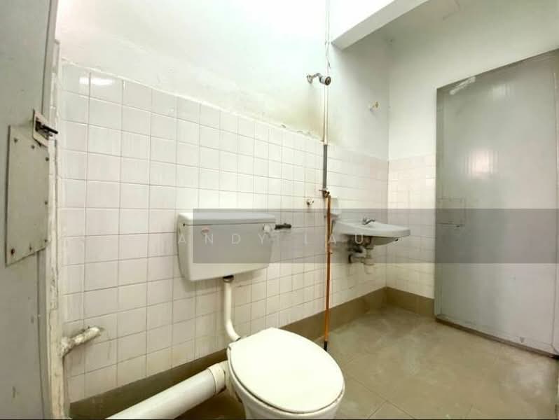 Apartment for Sale at Perdana Villa Deluxe - Andy Lau - Bathroom - PropertyGuru.com.my