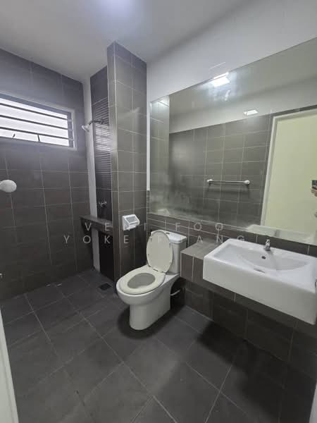 2-storey Terraced House for Sale in Bukit Raja (Selangor) - Veni Foo Yoke Fuang - Bathroom - PropertyGuru.com.my