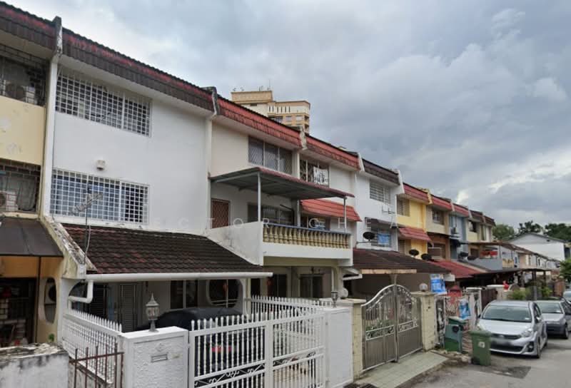 3-storey Terraced House for Sale in Sri Petaling (Kuala Lumpur) - Hector Cheah - Exterior - PropertyGuru.com.my