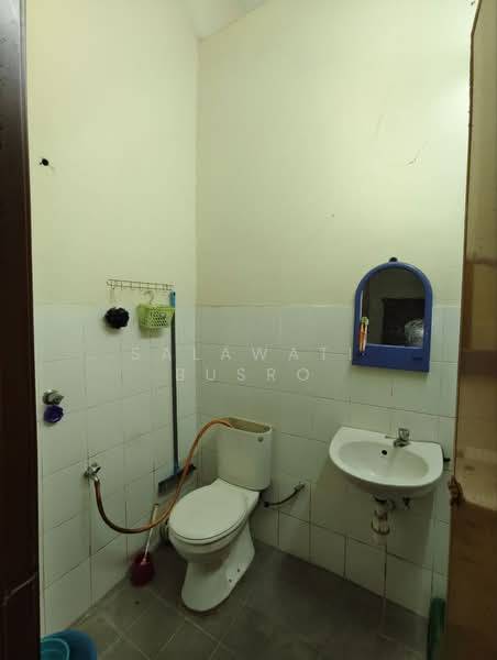 1-storey Terraced House for Sale in Kampung Bukit Kapar (Kapar) - Salawati Busro - Bathroom - PropertyGuru.com.my