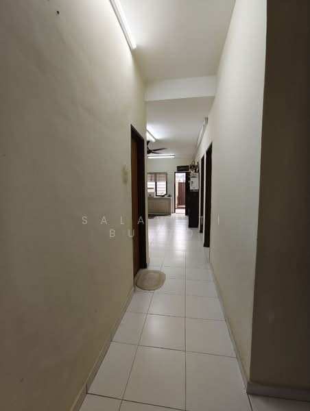 1-storey Terraced House for Sale in Kampung Bukit Kapar (Kapar) - Salawati Busro - Corridor - PropertyGuru.com.my