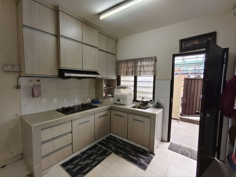 1-storey Terraced House for Sale in Kampung Bukit Kapar (Kapar) - Salawati Busro - Kitchen - PropertyGuru.com.my