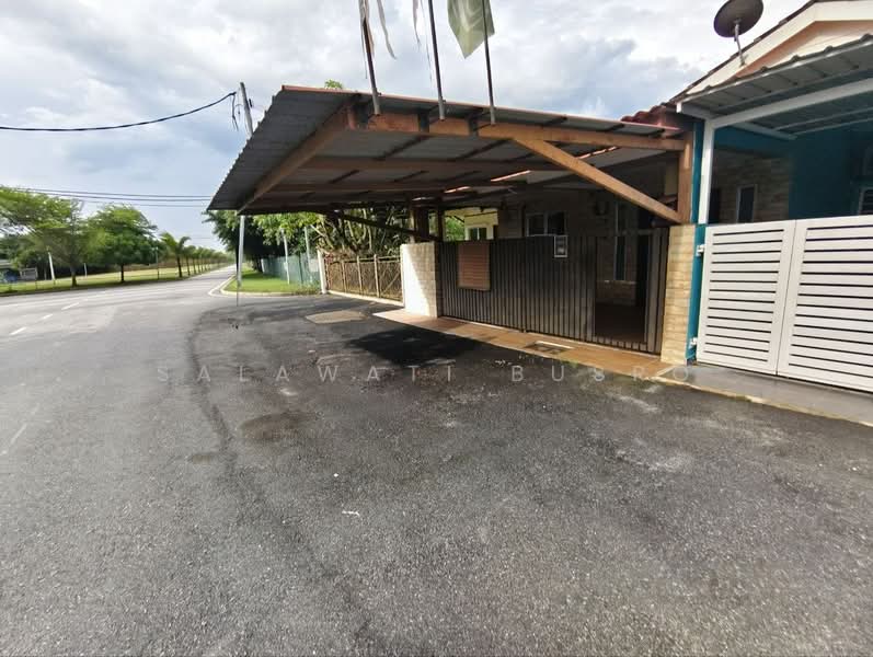 1-storey Terraced House for Sale in Kampung Bukit Kapar (Kapar) - Salawati Busro - Exterior - PropertyGuru.com.my