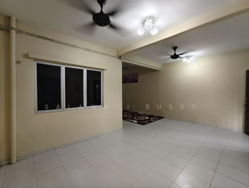 1-storey Terraced House for Sale in Kampung Bukit Kapar (Kapar) - Salawati Busro - Living Room - PropertyGuru.com.my