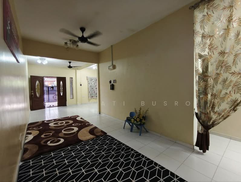 1-storey Terraced House for Sale in Kampung Bukit Kapar (Kapar) - Salawati Busro - Living Room - PropertyGuru.com.my