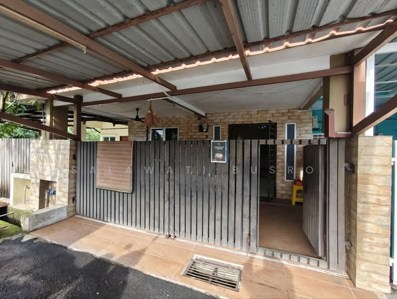 1-storey Terraced House for Sale in Kampung Bukit Kapar (Kapar) - Salawati Busro - Exterior - PropertyGuru.com.my
