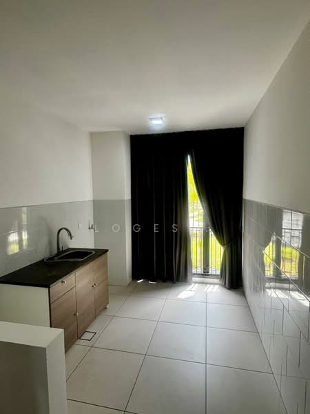 Terraced House for Sale in Shah Alam (Selangor) - Loges . - Kitchen - PropertyGuru.com.my
