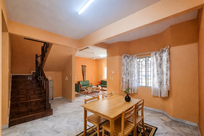 2-storey Terraced House for Sale in Usj 11 (Subang Jaya) - Nor Azdlin Adnan - Living Room - PropertyGuru.com.my