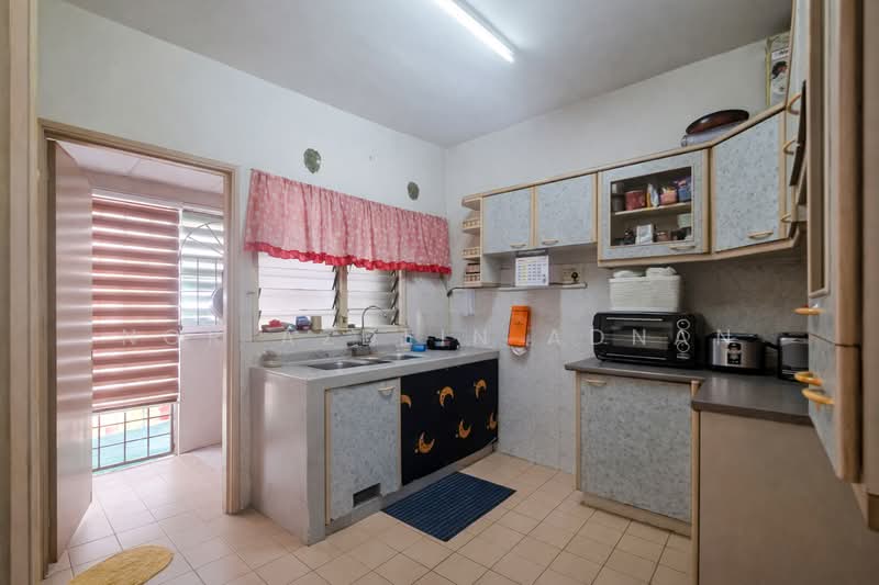 2-storey Terraced House for Sale in Usj 11 (Subang Jaya) - Nor Azdlin Adnan - Kitchen - PropertyGuru.com.my