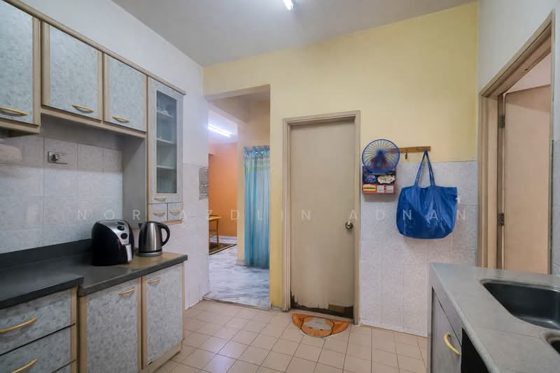 2-storey Terraced House for Sale in Usj 11 (Subang Jaya) - Nor Azdlin Adnan - Kitchen - PropertyGuru.com.my