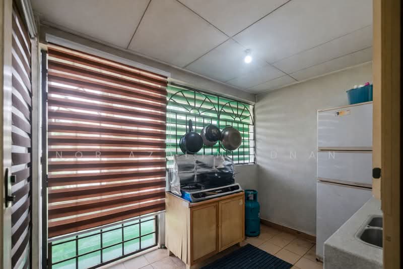 2-storey Terraced House for Sale in Usj 11 (Subang Jaya) - Nor Azdlin Adnan - Kitchen - PropertyGuru.com.my