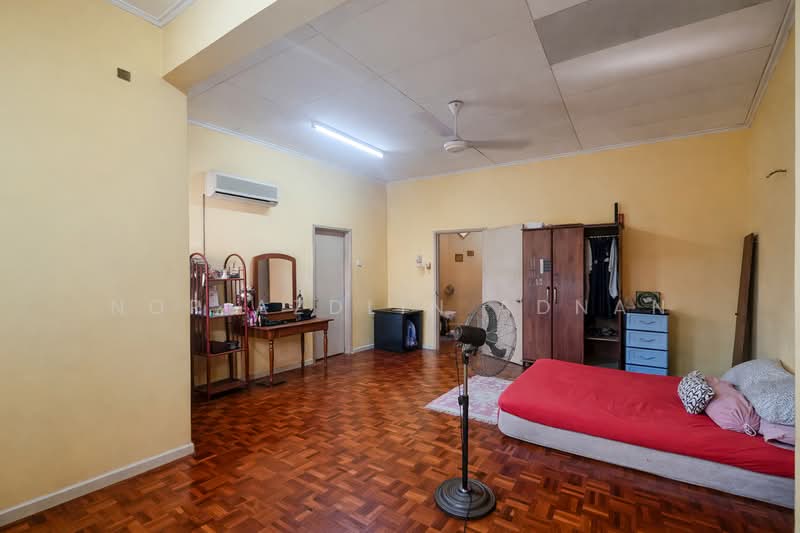 2-storey Terraced House for Sale in Usj 11 (Subang Jaya) - Nor Azdlin Adnan - Bedroom - PropertyGuru.com.my