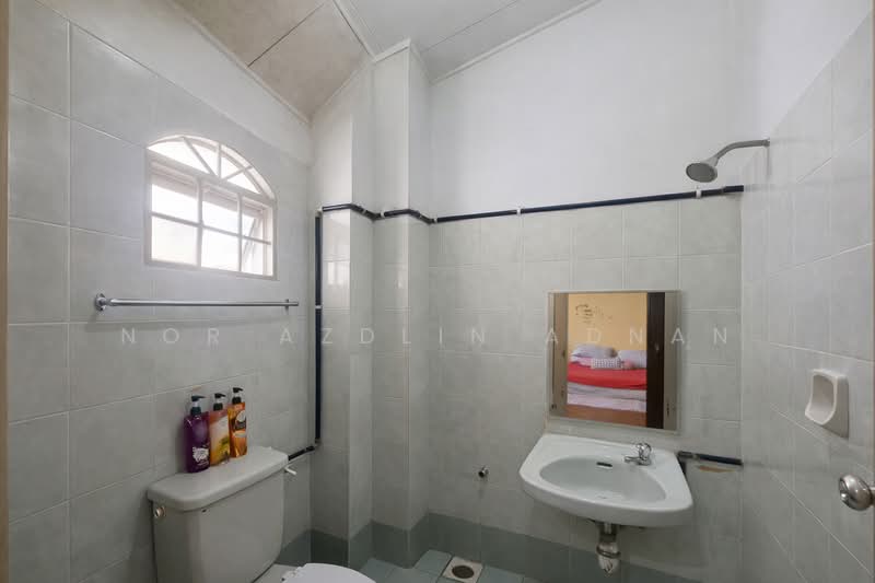 2-storey Terraced House for Sale in Usj 11 (Subang Jaya) - Nor Azdlin Adnan - Bathroom - PropertyGuru.com.my