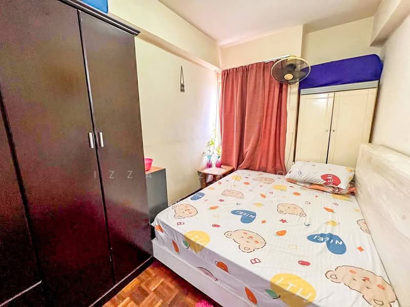 Kondominium untuk Dijual di Le Jardine Condominium - Izzat Zamros - Bedroom - PropertyGuru.com.my