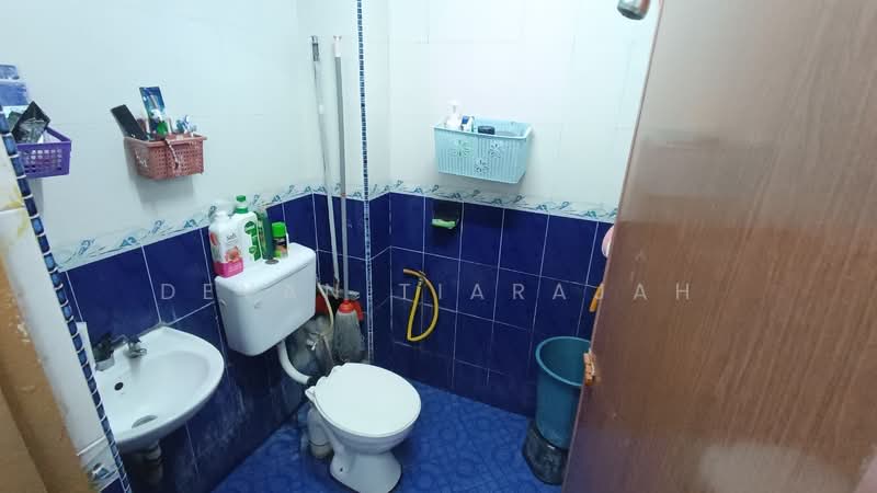 Terraced House for Sale in Batu Caves (Selangor) - Devan Tiarajah - Bathroom - PropertyGuru.com.my