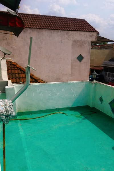 Terraced House for Sale in Batu Caves (Selangor) - Devan Tiarajah - Spacious Balcony - PropertyGuru.com.my