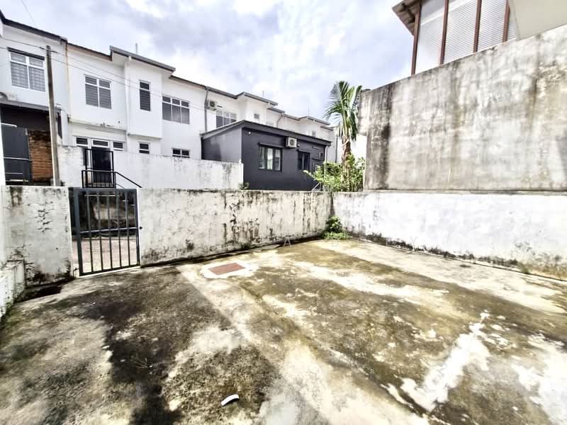 2-storey Terraced House for Sale in Ulu Tiram (Johor) - Jessica Boey - Exterior - PropertyGuru.com.my
