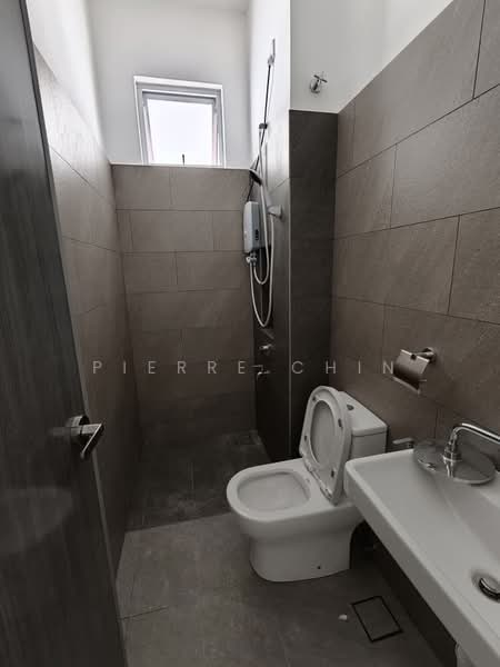 Rumah Teres 1 Tingkat untuk Disewa di Johor Bahru (Johor) - Pierre Chin - Bathroom - PropertyGuru.com.my