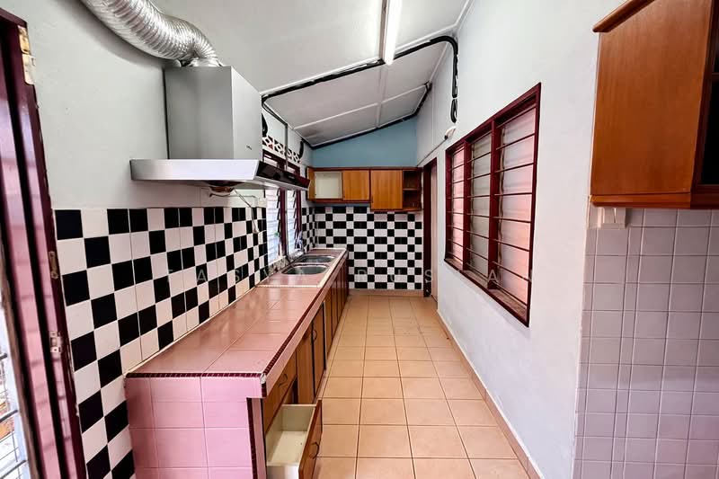 1-storey Terraced House for Sale in Selayang (Selangor) - Tasya Ruslan - Kitchen - PropertyGuru.com.my
