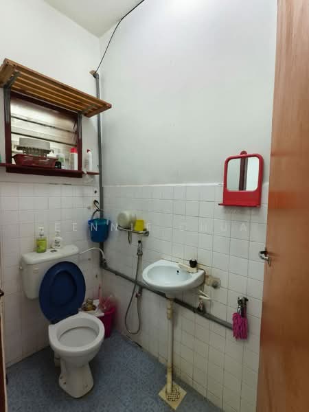 2-storey Terraced House for Sale in Kluang (Johor) - Fennie Chua - Bathroom - PropertyGuru.com.my