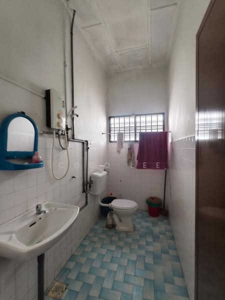 2-storey Terraced House for Sale in Kluang (Johor) - Coco Lee - Bathroom - PropertyGuru.com.my