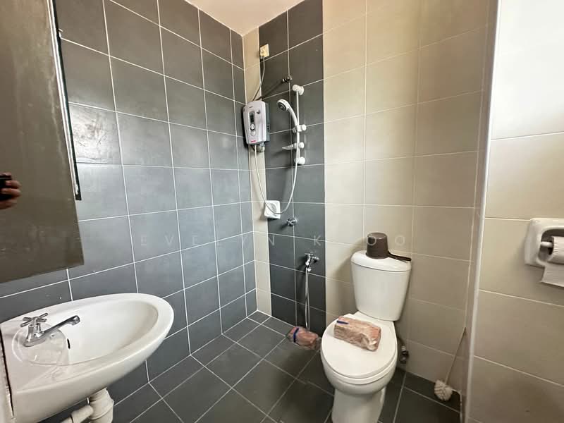 2-storey Terraced House for Sale in Bandar Bukit Beruntung (Bukit Beruntung) - Evelyn Khoo - Bathroom - PropertyGuru.com.my