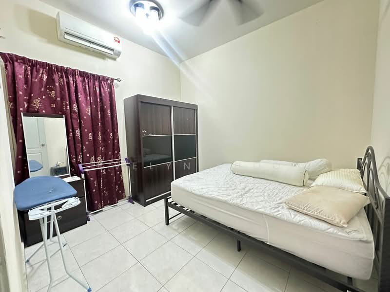 2-storey Terraced House for Sale in Bandar Bukit Beruntung (Bukit Beruntung) - Evelyn Khoo - Bedroom - PropertyGuru.com.my