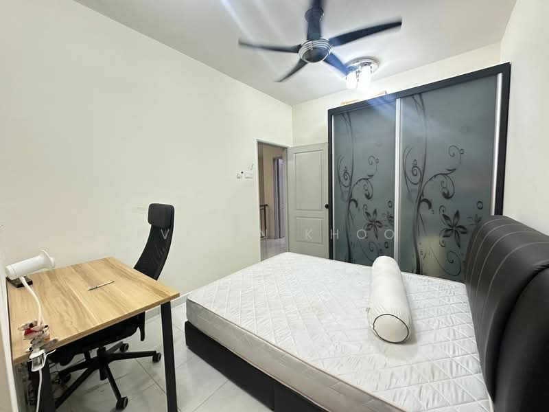 2-storey Terraced House for Sale in Bandar Bukit Beruntung (Bukit Beruntung) - Evelyn Khoo - Bedroom - PropertyGuru.com.my