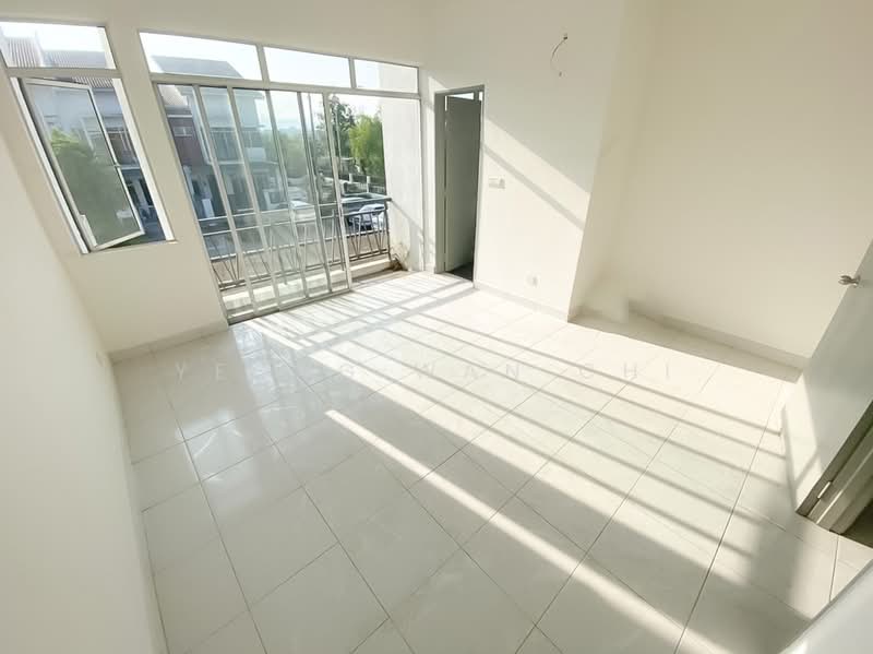 2-storey Terraced House for Sale in Rawang (Selangor) - Yeong Wan Chi - Balcony - PropertyGuru.com.my