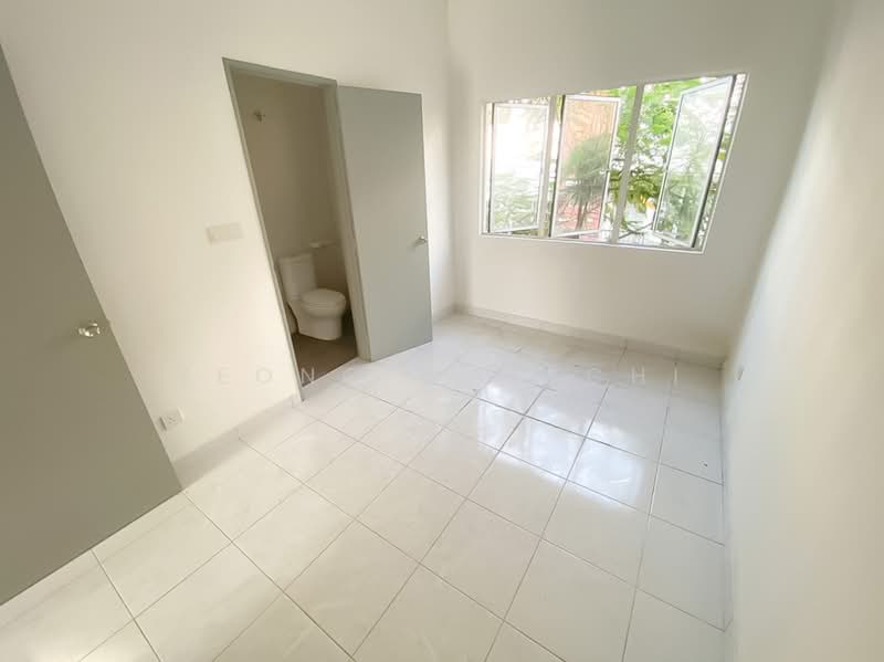 2-storey Terraced House for Sale in Rawang (Selangor) - Yeong Wan Chi - Bathroom - PropertyGuru.com.my