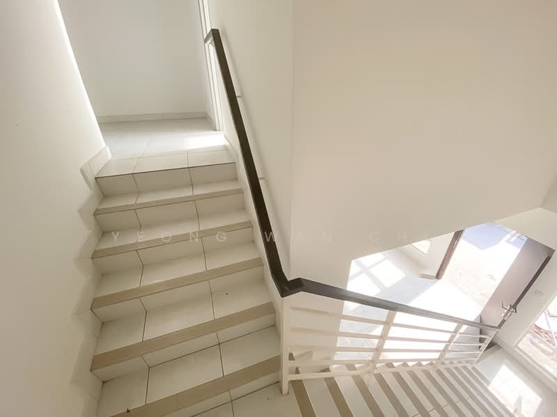 2-storey Terraced House for Sale in Rawang (Selangor) - Yeong Wan Chi - Corridor - PropertyGuru.com.my
