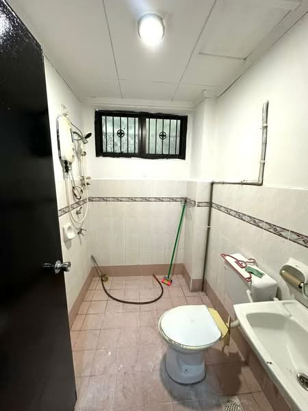 Rumah Teres 2 Tingkat untuk Dijual di Taman Johor Jaya (Johor Bahru) - Jayden Ng - Bathroom - PropertyGuru.com.my