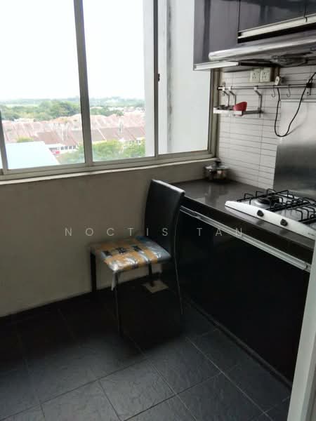Pangsapuri untuk Dijual di Perling Apartment - Noctis Tan - Kitchen - PropertyGuru.com.my