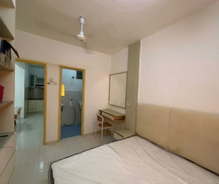Apartment for Sale at Villa Krystal @ Bandar Selesa Jaya - Eva Siow - Bedroom - PropertyGuru.com.my