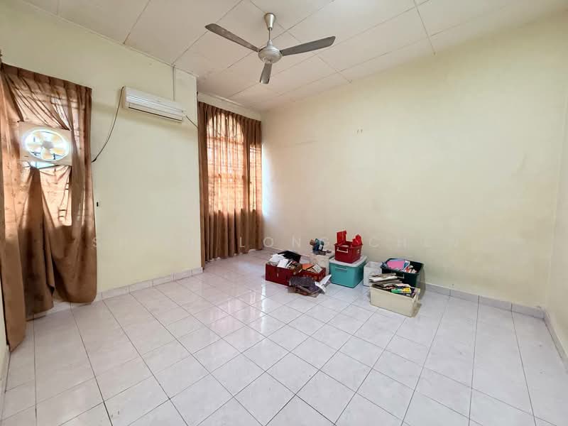 2-storey Terraced House for Sale in Bandar Putra (Kulai) - Shieh Long Chen - Living Room - PropertyGuru.com.my