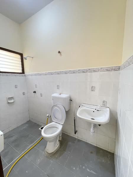 Rumah Teres 2 Tingkat untuk Dijual di Bandar Putra (Kulai) - Shieh Long Chen - Bathroom - PropertyGuru.com.my