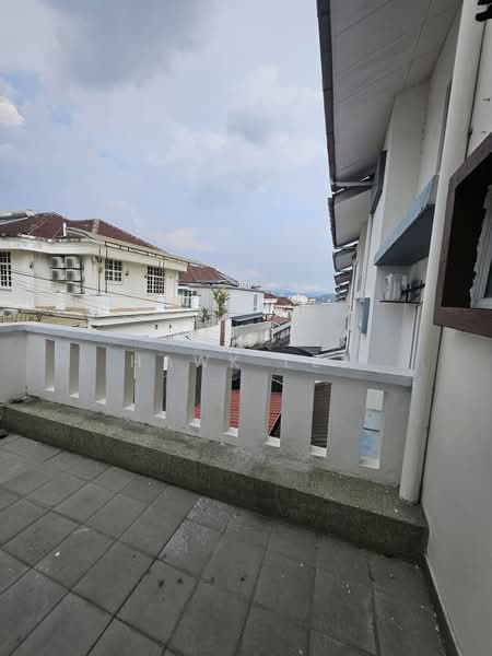 Rumah Teres 2.5 Tingkat untuk Dijual di Taman Bukit Serdang (Seri Kembangan) - Hawk Lee - Exterior - PropertyGuru.com.my