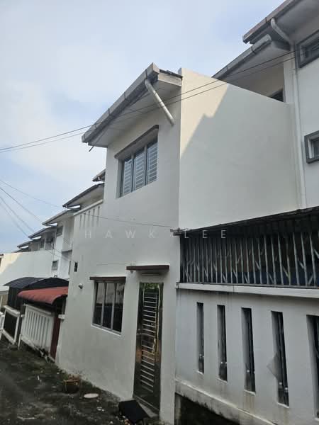 Rumah Teres 2.5 Tingkat untuk Dijual di Taman Bukit Serdang (Seri Kembangan) - Hawk Lee - Exterior - PropertyGuru.com.my
